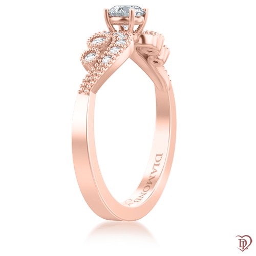 <p>Каблучка в рожевому золоті зі вставками: діаманти</p>
 0009437